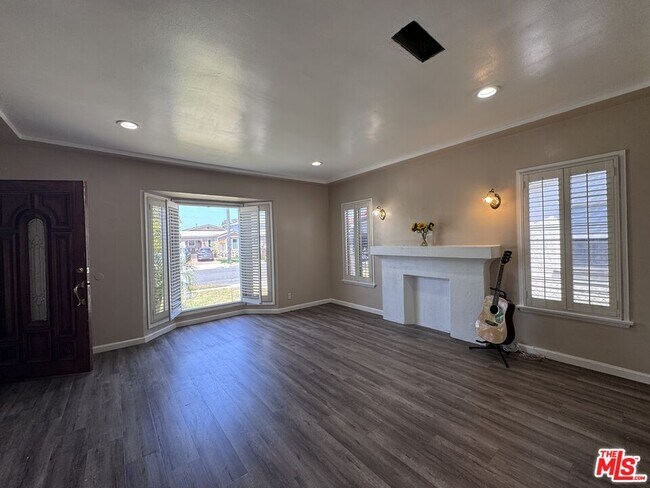 Building Photo - 8850 S Wilton Pl