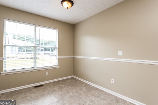 Building Photo - 143 Beechwood Ln