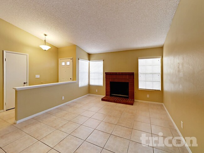 Building Photo - 625 Freeburg Pl