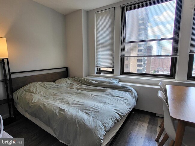 Foto del edificio - 135 S 19th St