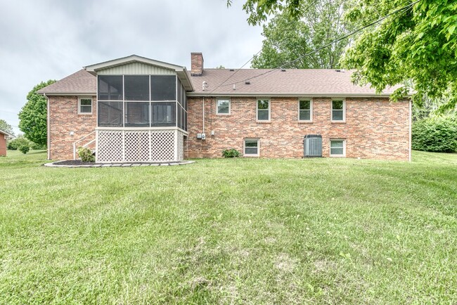 Foto del edificio - 19452 Pleasant View Dr