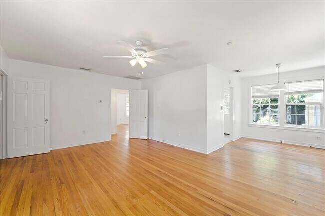 Foto del edificio - 3918 W Santiago St