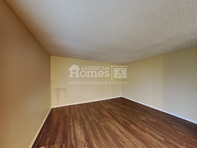 Building Photo - 7831 Fairfax Loop Drive