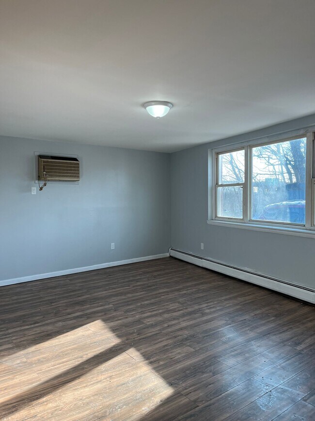 Foto del edificio - 180 Princeton Ave