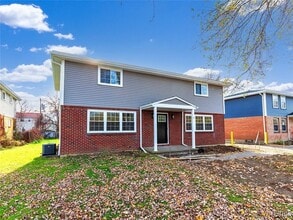 Building Photo - 175 Tonawanda Creek Rd