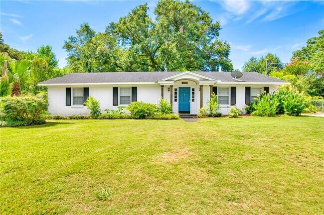 Building Photo - 6023 Lazy Ln