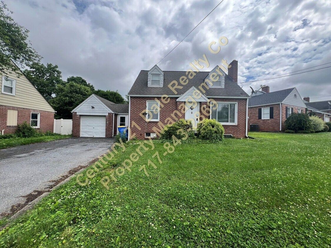 Primary Photo - 3 BR 1 Bath Home in Central York School Di...