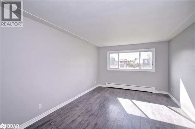 Building Photo - 280 Sydney St S