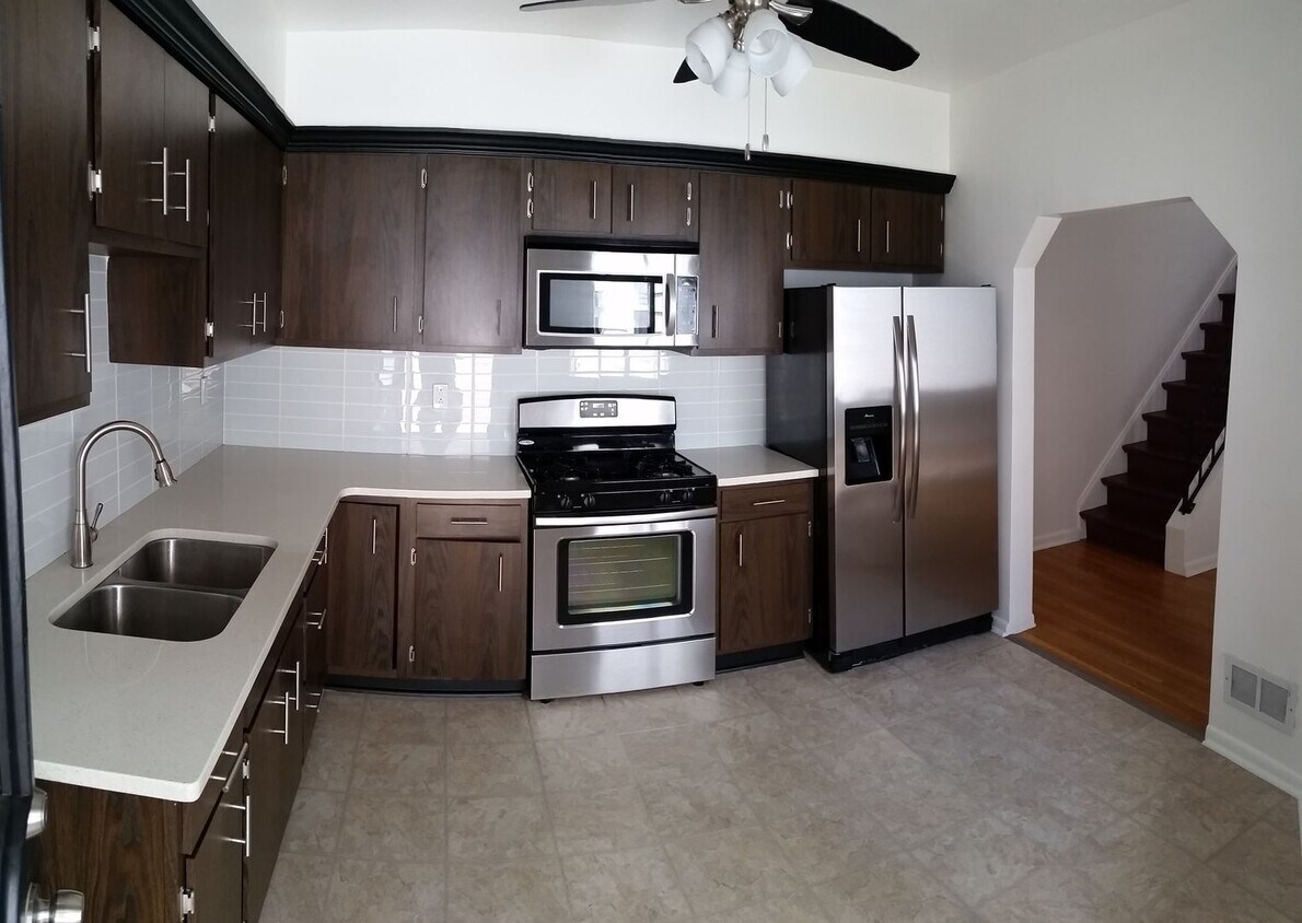 Foto principal - Southside Flats Recently Renovated 3 bedro...
