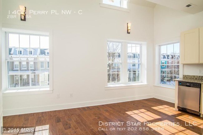 Building Photo - 1405 Perry Pl NW