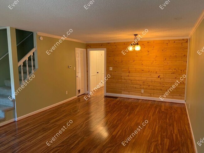 Building Photo - 1629 Ashwood Ln