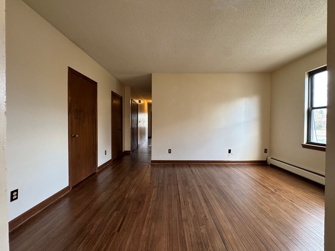 Livingroom - 67 E Main St