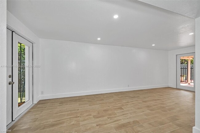 Foto del edificio - 3 br, 2 bath House - 4900 SW 7th St