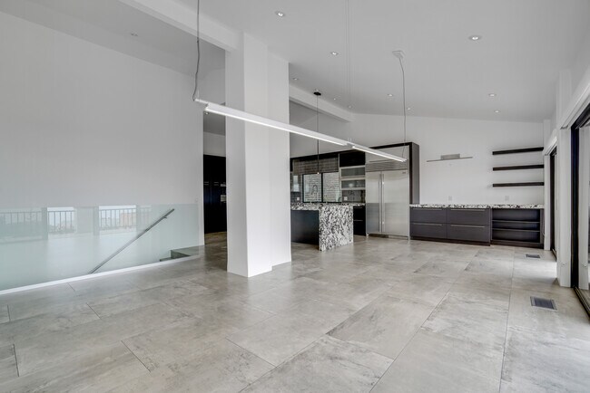 Building Photo - 1424 Via Zumaya