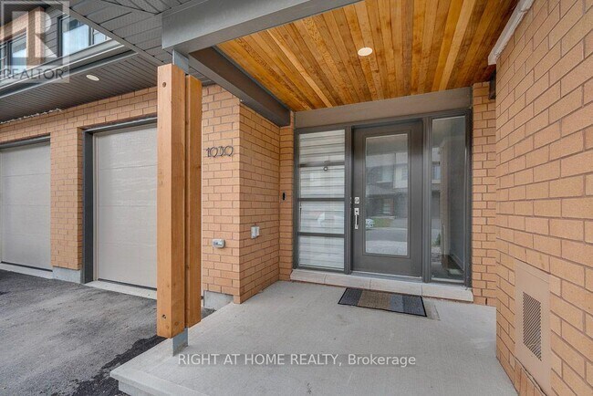 Building Photo - 1030 Eider St