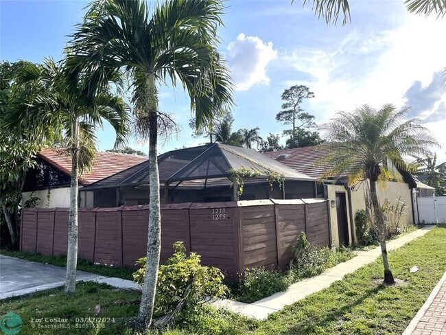 Building Photo - 1275 Periwinkle Pl