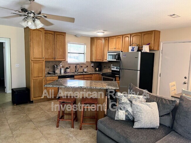 Building Photo - 137 Deville Dr