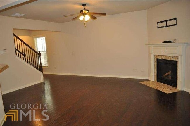 Foto del edificio - 6185 Crested Moss Dr