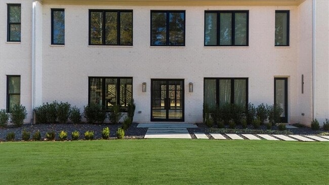 Foto del edificio - 2386 Trinity Church Rd