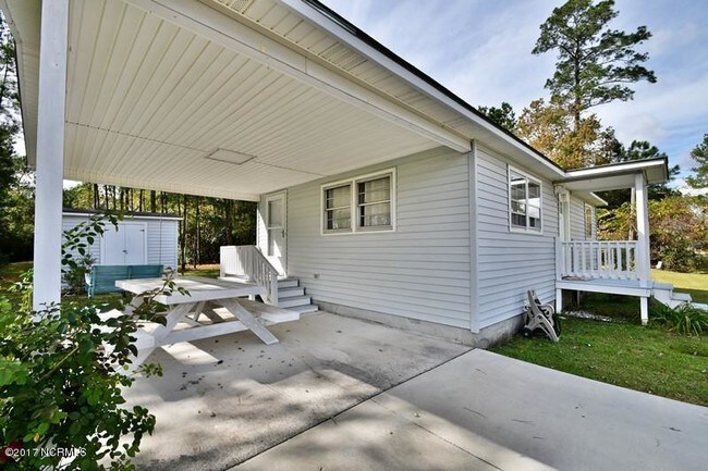 Foto del edificio - 217 Scott-Jenkins Rd