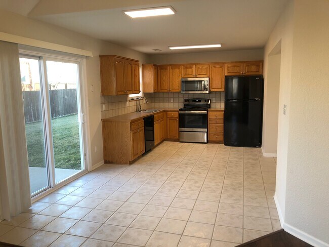 Kitchen - 408 W Acorn St
