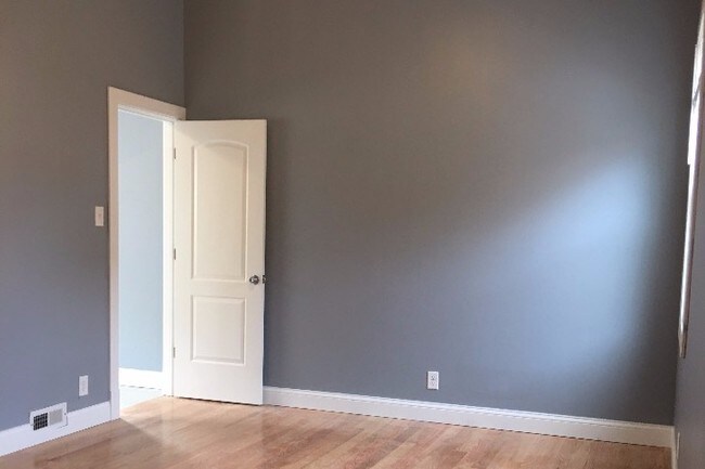 large bedroom - 1135 Lathrop Ave