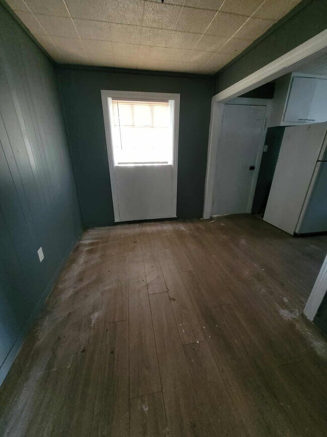 Foto del edificio - 108 E Cedar Ave