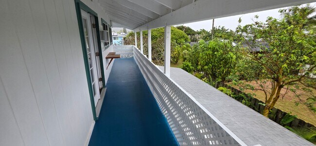 Foto del edificio - Upstairs 2 bedroom duplex in desirable Kailua!