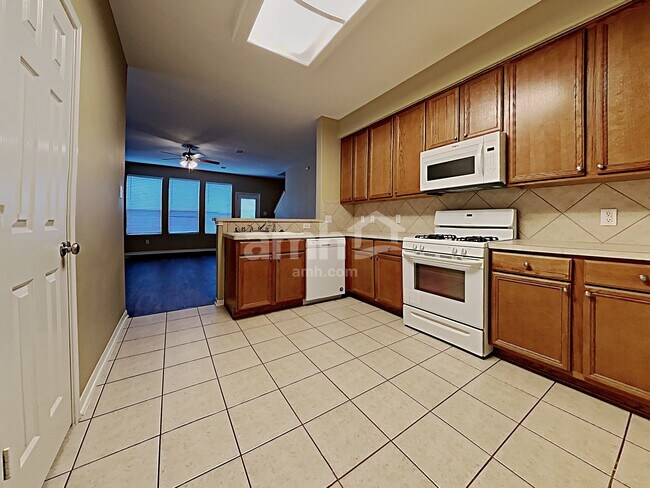 Foto del edificio - 2311 Stiller Ridge Way