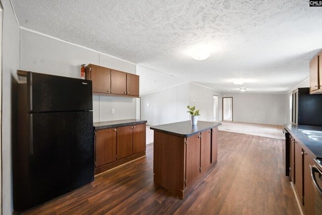 Building Photo - 233 Peeler Rd