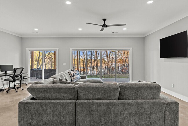 Foto del edificio - 533 Tom Cobb Dr