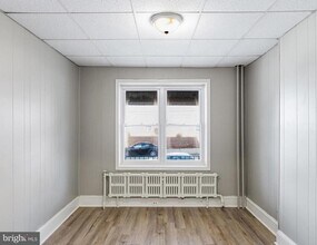 Building Photo - 428 Penn St