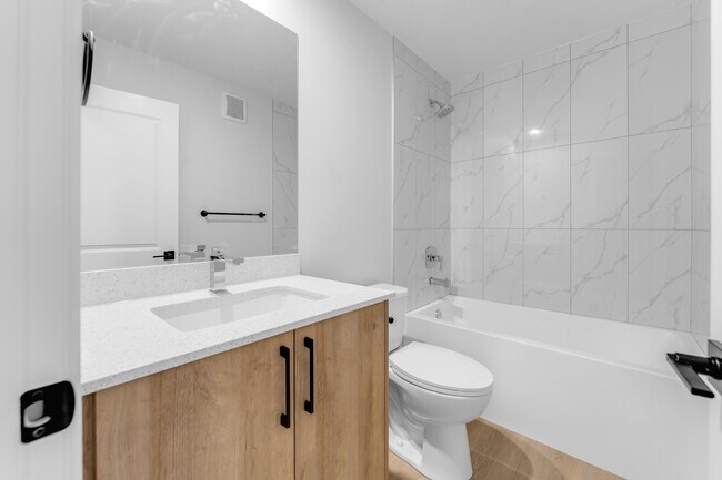 Photo du bâtiment - 6381-6381 King Wynd SW