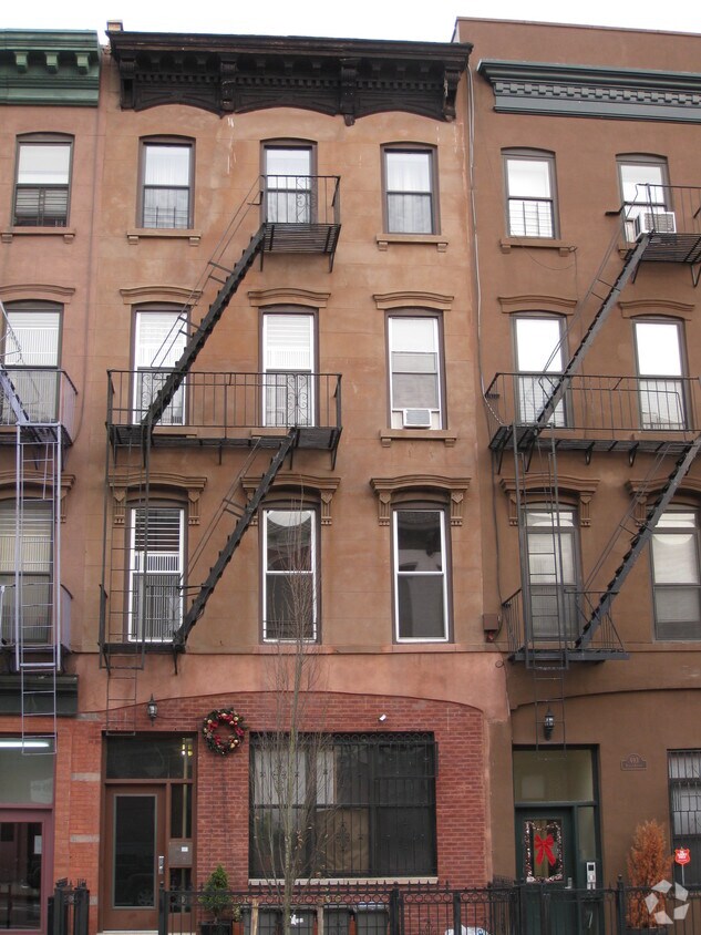 Foto principal - 691 DeKalb Ave