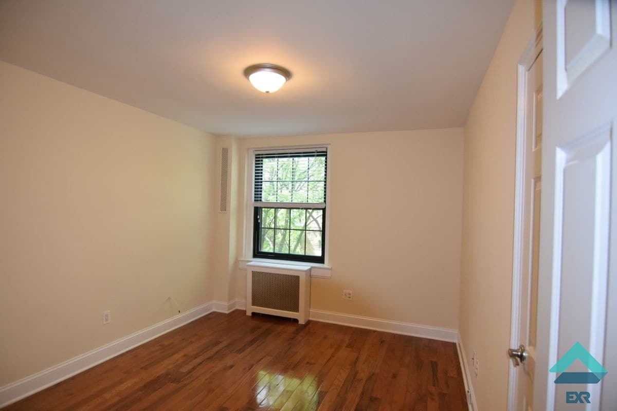 Building Photo - 5101 39th Ave