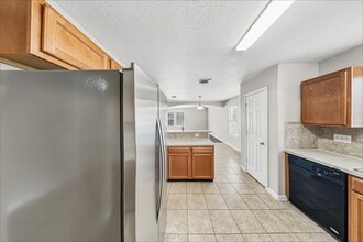 Building Photo - 15822 Parmley Creek Ct