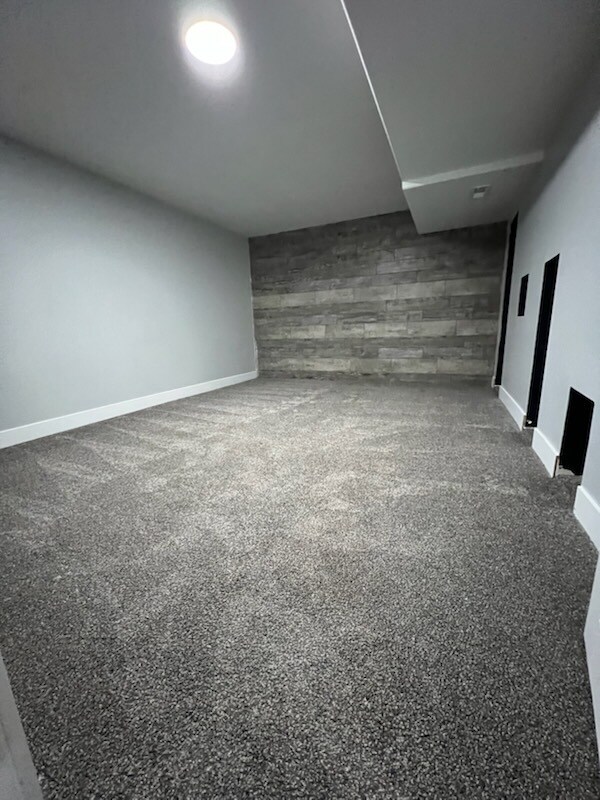 Foto del edificio - 47 360 E