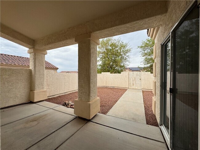 Foto del edificio - 2334 Silverthorne Dr