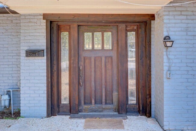 Building Photo - 2640 W 45th St
