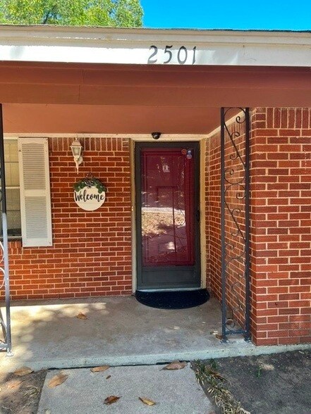 Foto del edificio - 2501 White Oak Ln