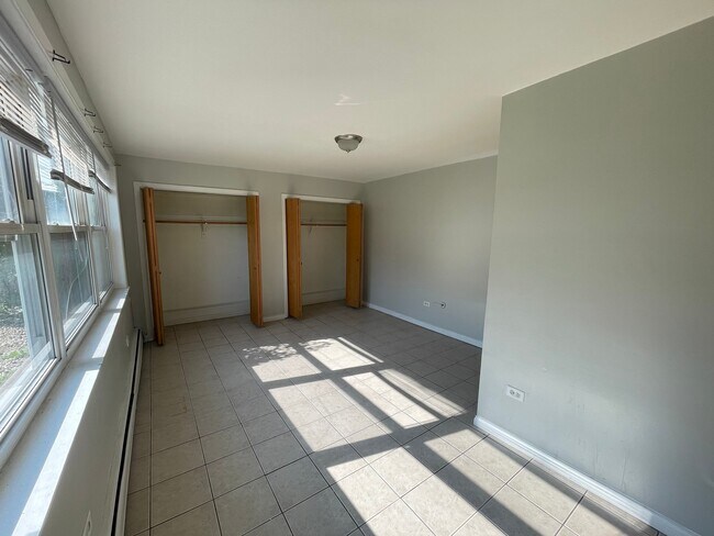 Foto del edificio - 1360 N 1st Ave