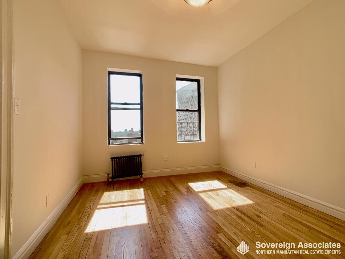 Foto del edificio - 282 Cabrini Blvd