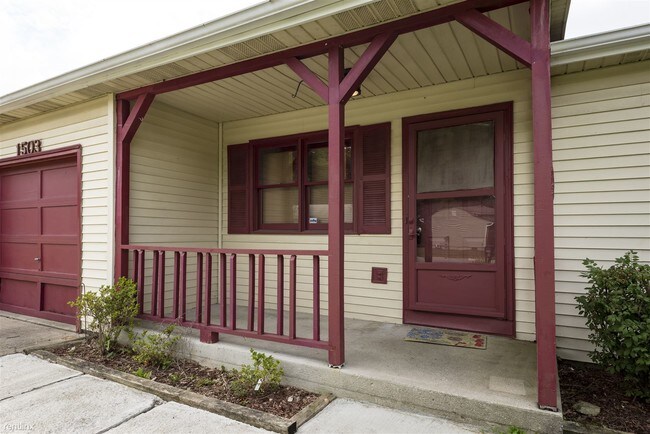 Building Photo - 1503 Willow View Dr