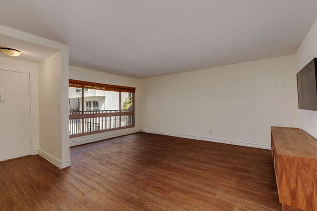 Unit 206 - 6001 Canterbury Dr