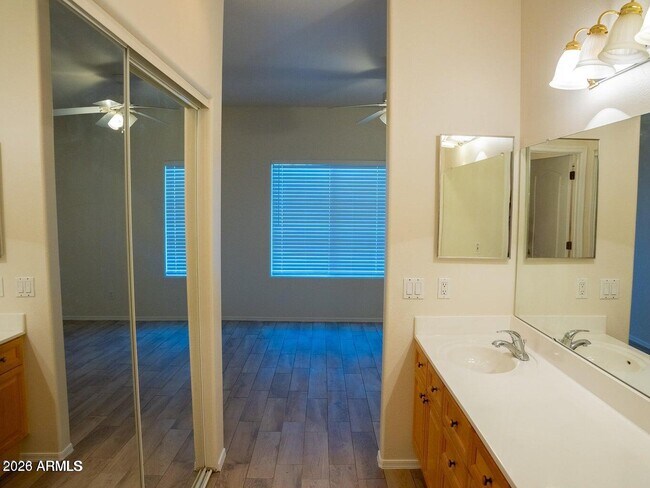 Foto del edificio - 4200 N 82nd St