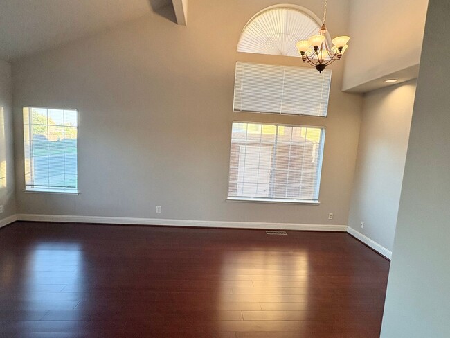 Building Photo - Charming 3 bedroom 2.5 Bath home in Antioc...