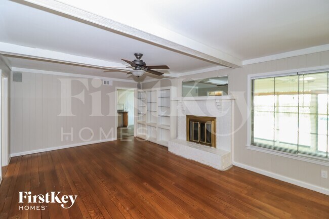 Foto del edificio - 5299 Twin Woods Ave