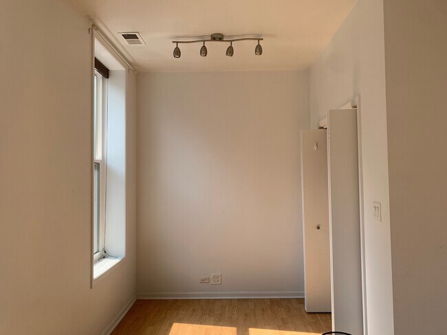 Foto del edificio - 530 N Noble St
