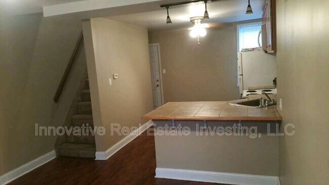 Building Photo - 2424 N Corlies St