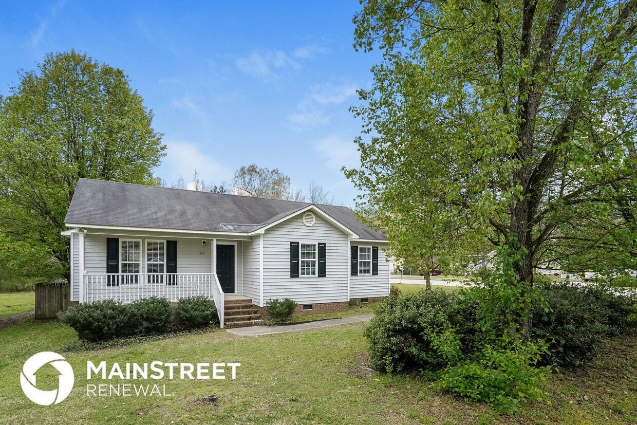 Primary Photo - 1499 Smokey Mountain Dr